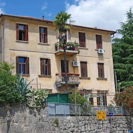 Mira Apartment